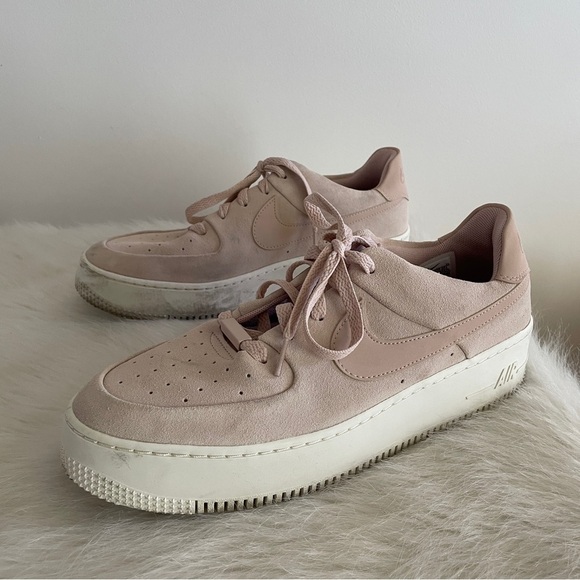 Nikes Air Force 1 Sage Low top Women's Pink Sneakers - Picture 1 of 10